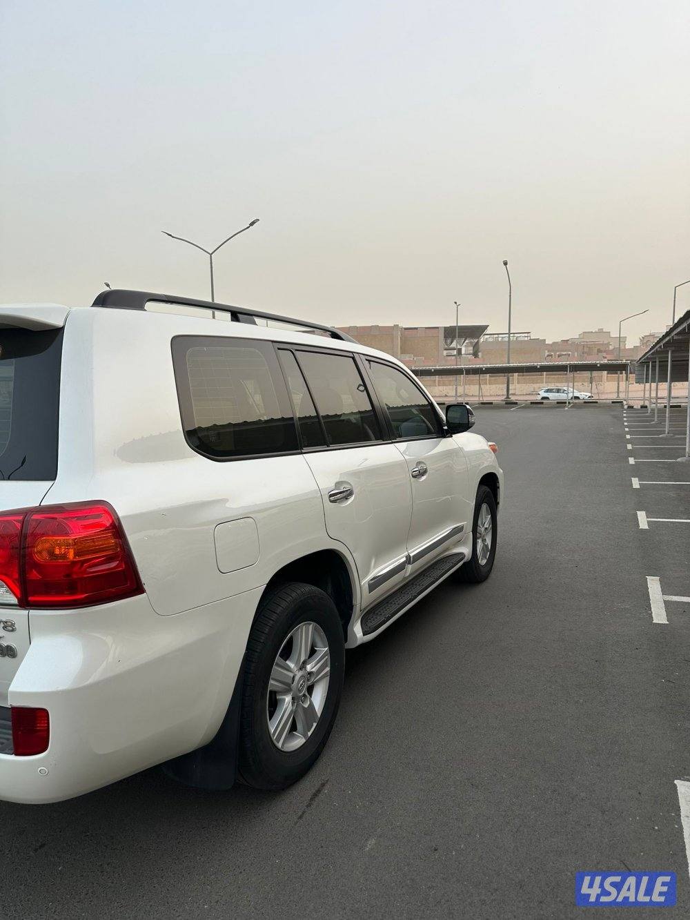 لاندكروزر GX.R 20142