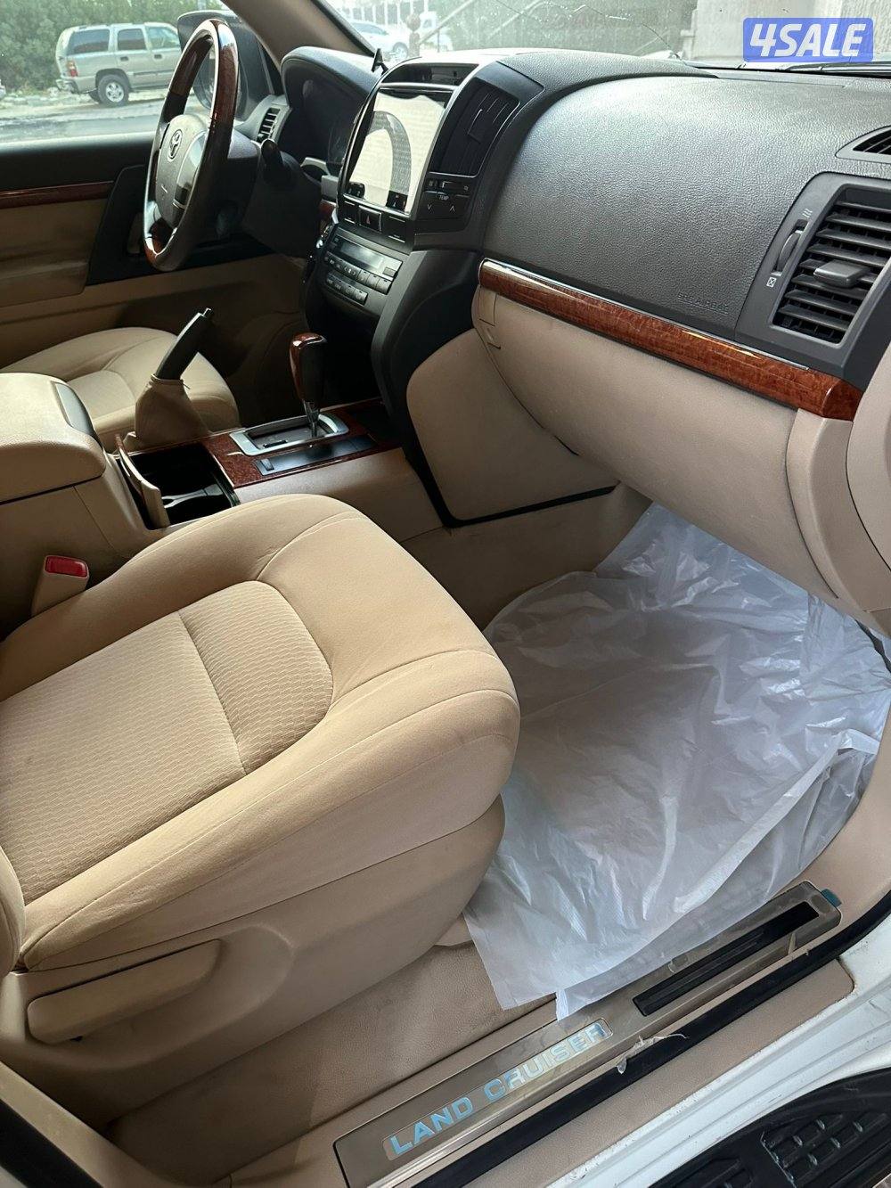 لاندكروزر GX.R 20147