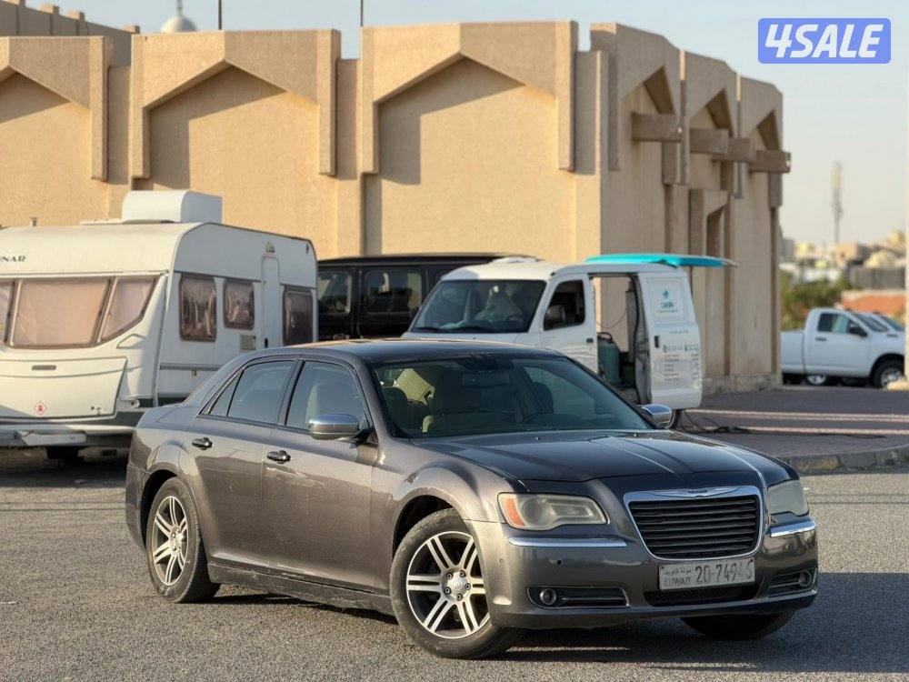 كرايزلر 2013 همني  8V0