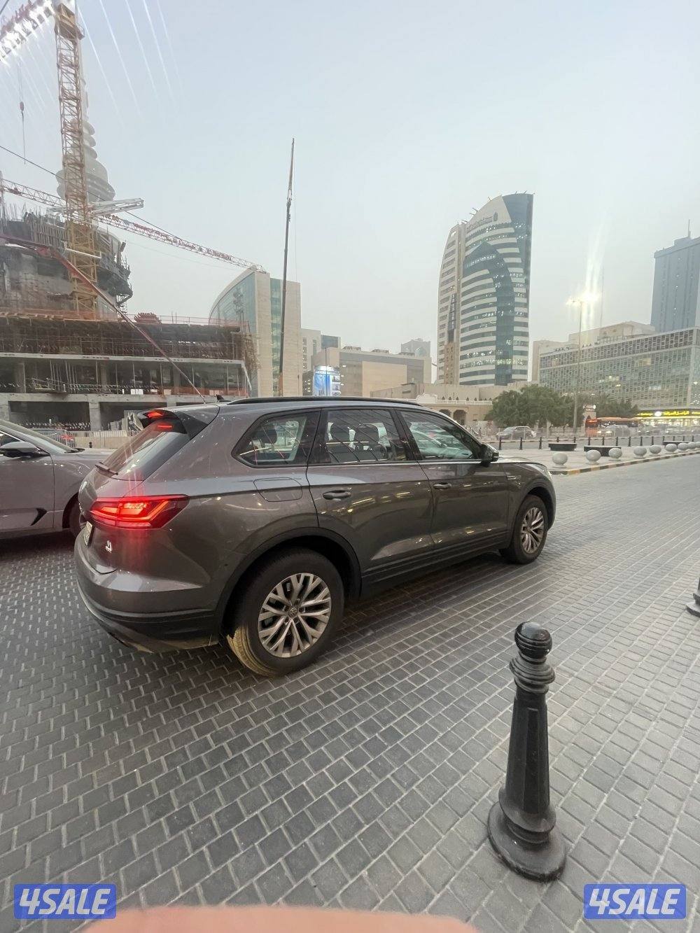 للبيع طوارق موديل 2019 .. خالي من الحوادث شرط الفحص قير مكينه شاصي .1