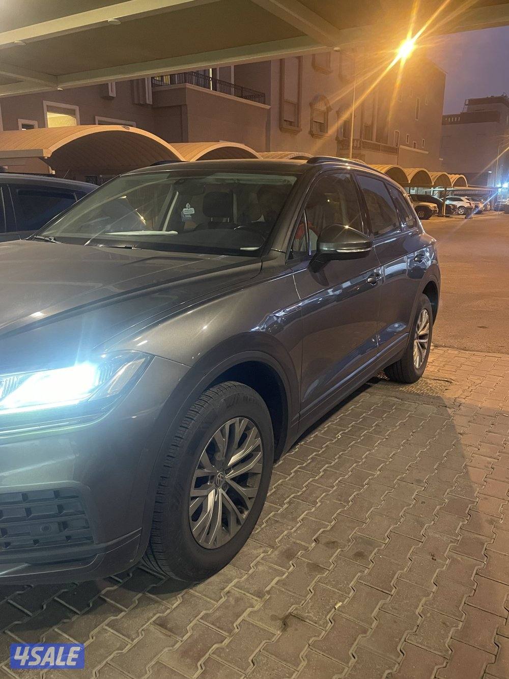 للبيع طوارق موديل 2019 .. خالي من الحوادث شرط الفحص قير مكينه شاصي .10