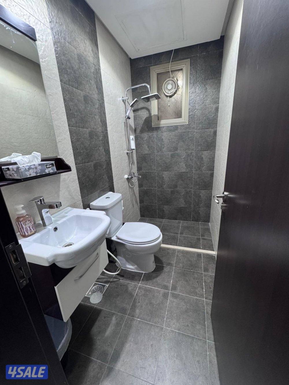 خلو شقه في صباح السالم مكان هادي الاجار ٣٨٠6