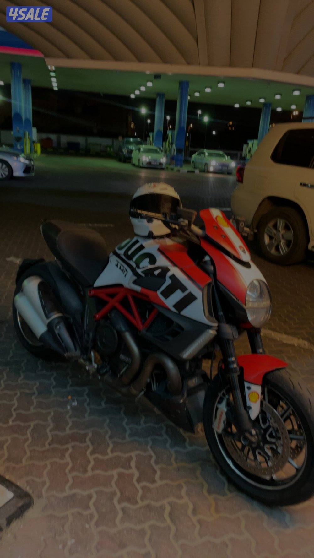 1200 Diavel 2013 carbon3