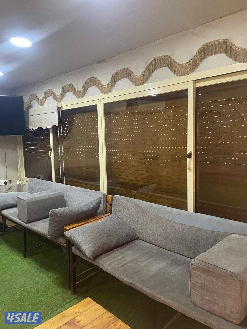 خيمه الدوانيه مقاس ٤/٥ ثلاث جهات للبيع ثلاث طبقات مع عازل والارضيه خشب0