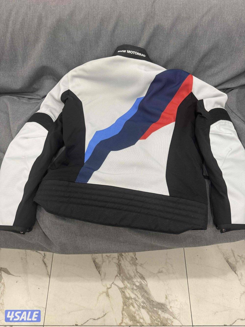 جاكيت بي ام1