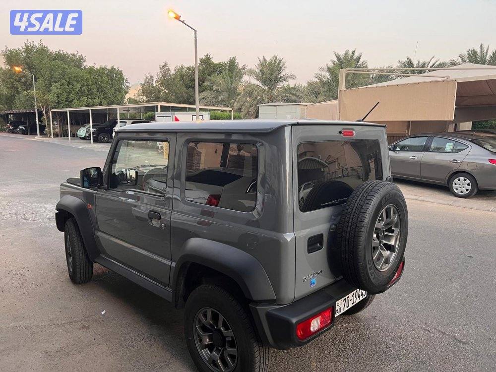 جمني موديل 2023 باب واحد ماشي 37الف  قير عادي3