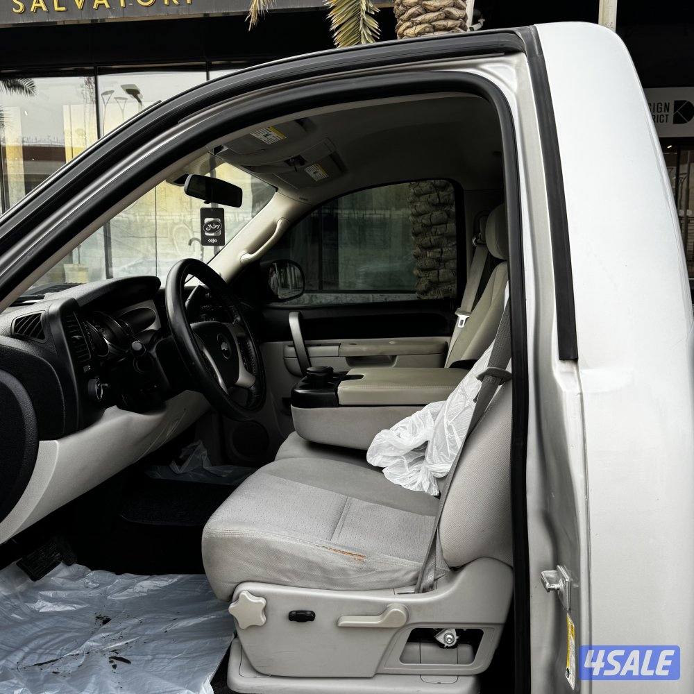 للبيع وانيت سلفرادو موديل 20114