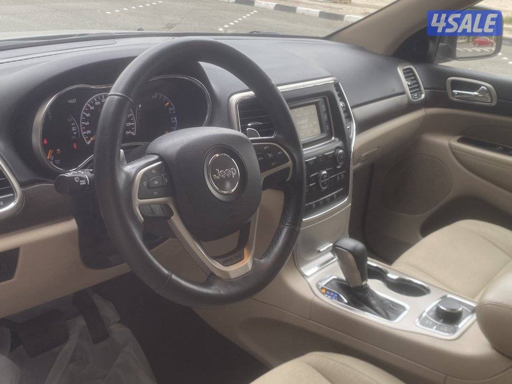 للبيع جيب جراند شروكي-لاريدو 6سلندر موديل 2016 ماشي 195 ألف4