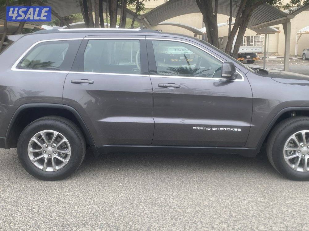 للبيع جيب جراند شروكي-لاريدو 6سلندر موديل 2016 ماشي 195 ألف5