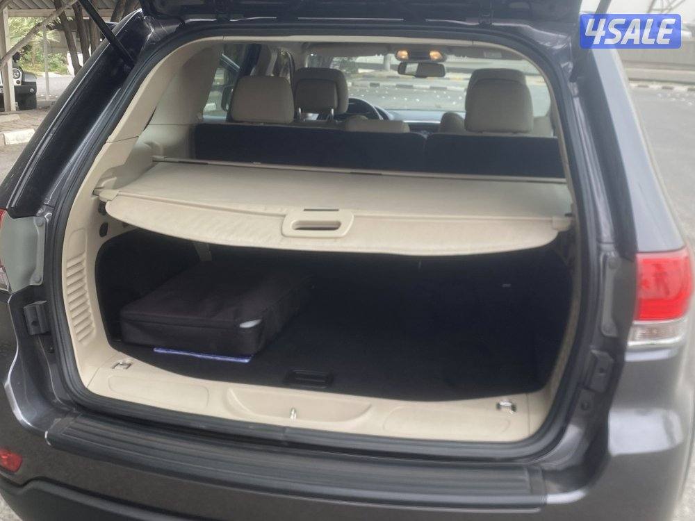 للبيع جيب جراند شروكي-لاريدو 6سلندر موديل 2016 ماشي 195 ألف7