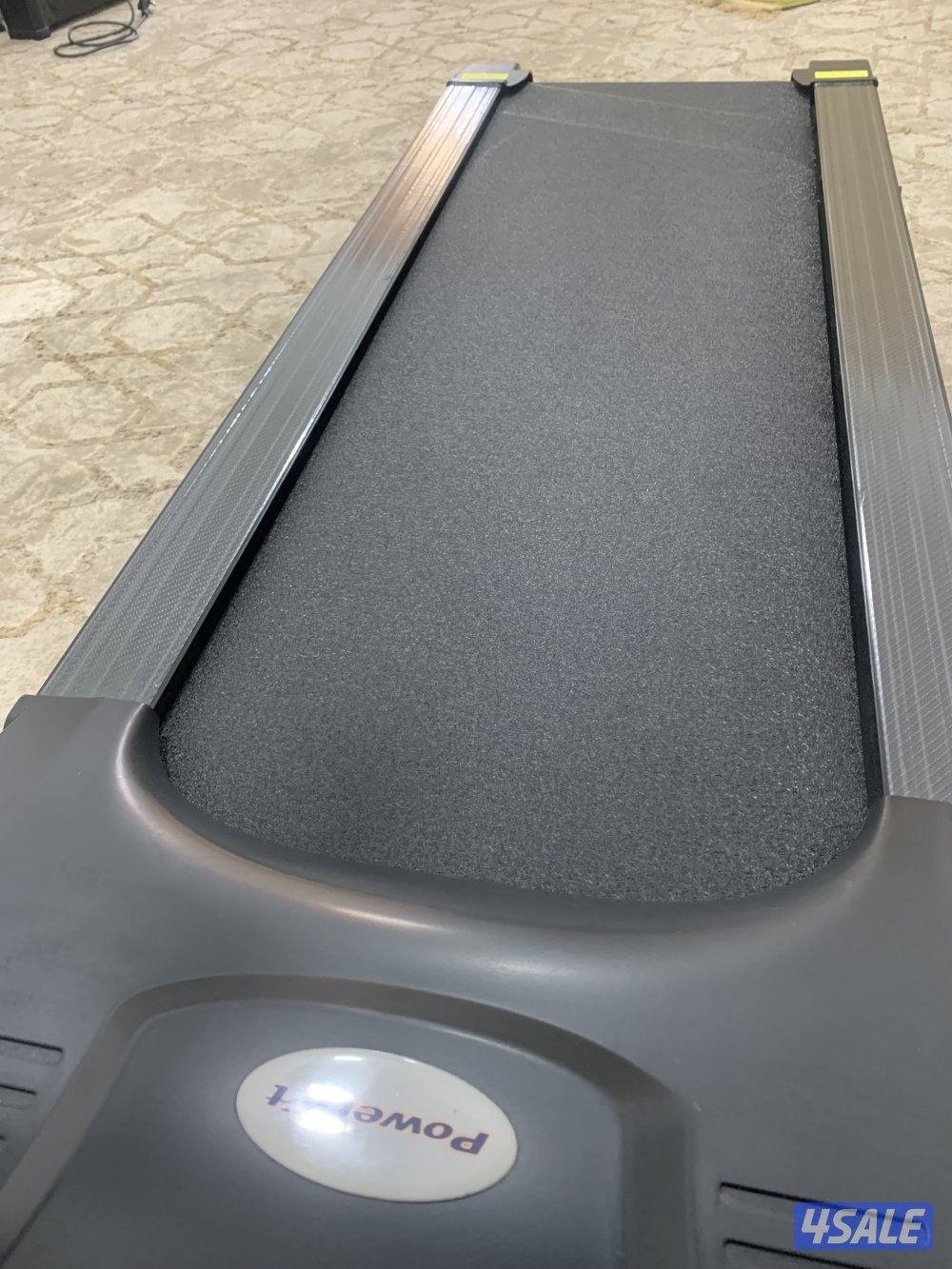 للبيع جهاز مشي نظيف powerfit5