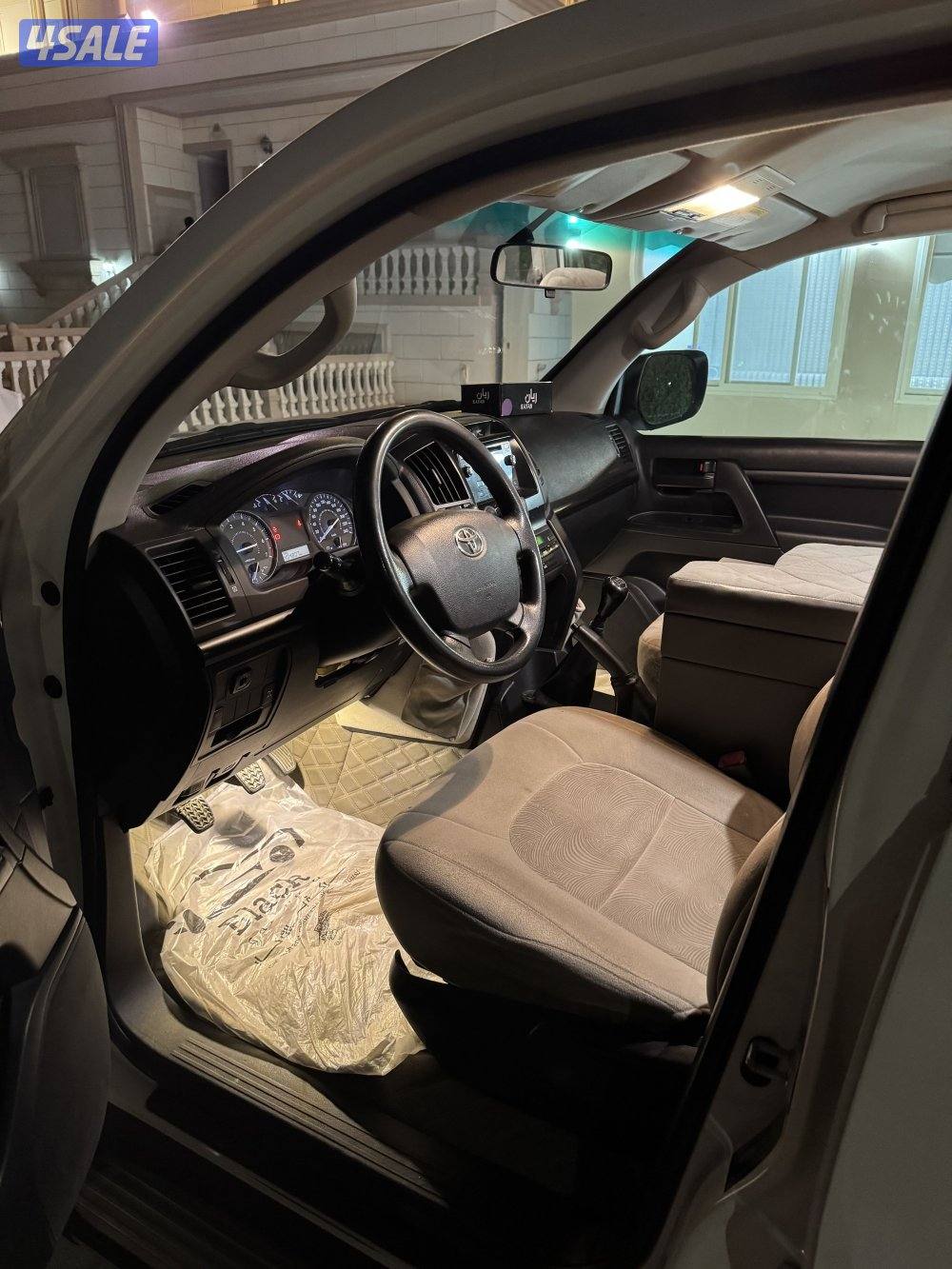 للبيع لاندكروزر ستاندر1