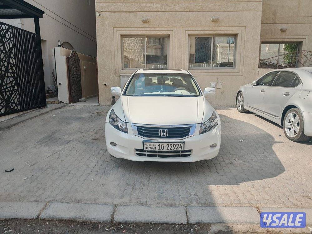 للبيع هوندا اكورد مديل 2010 شرط الفحص 6 سلندر3