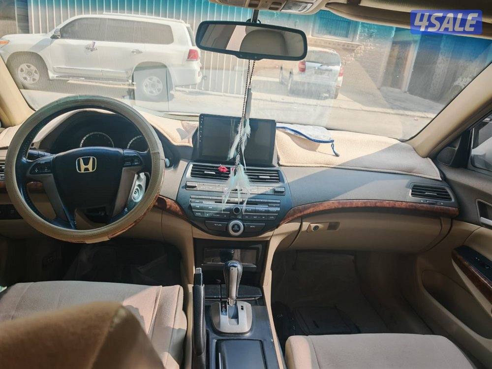 للبيع هوندا اكورد مديل 2010 شرط الفحص 6 سلندر4