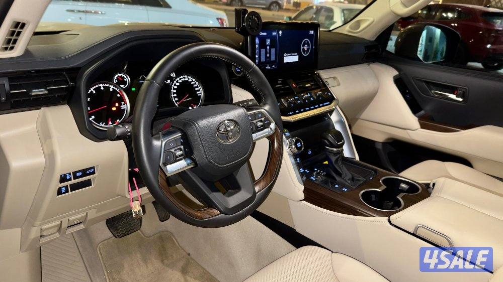 لاندكروزر GXR/ أيرو.أس/ موديل 2024/ عداد 6 ألف/ تأمين شامل/ سيرفس محان12