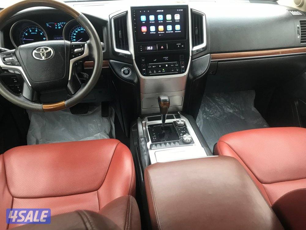 جيب لاند كروزر VXR مديل 2009 لون اسود5