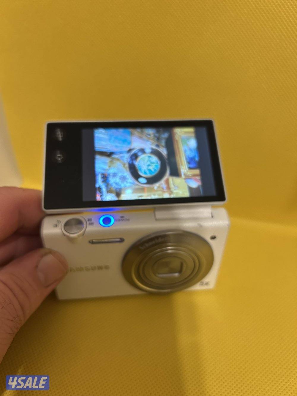 كاميرا سامسونغ شاشه تطوي /كاميرا سامسونغ لها شاشتين ١١٠1