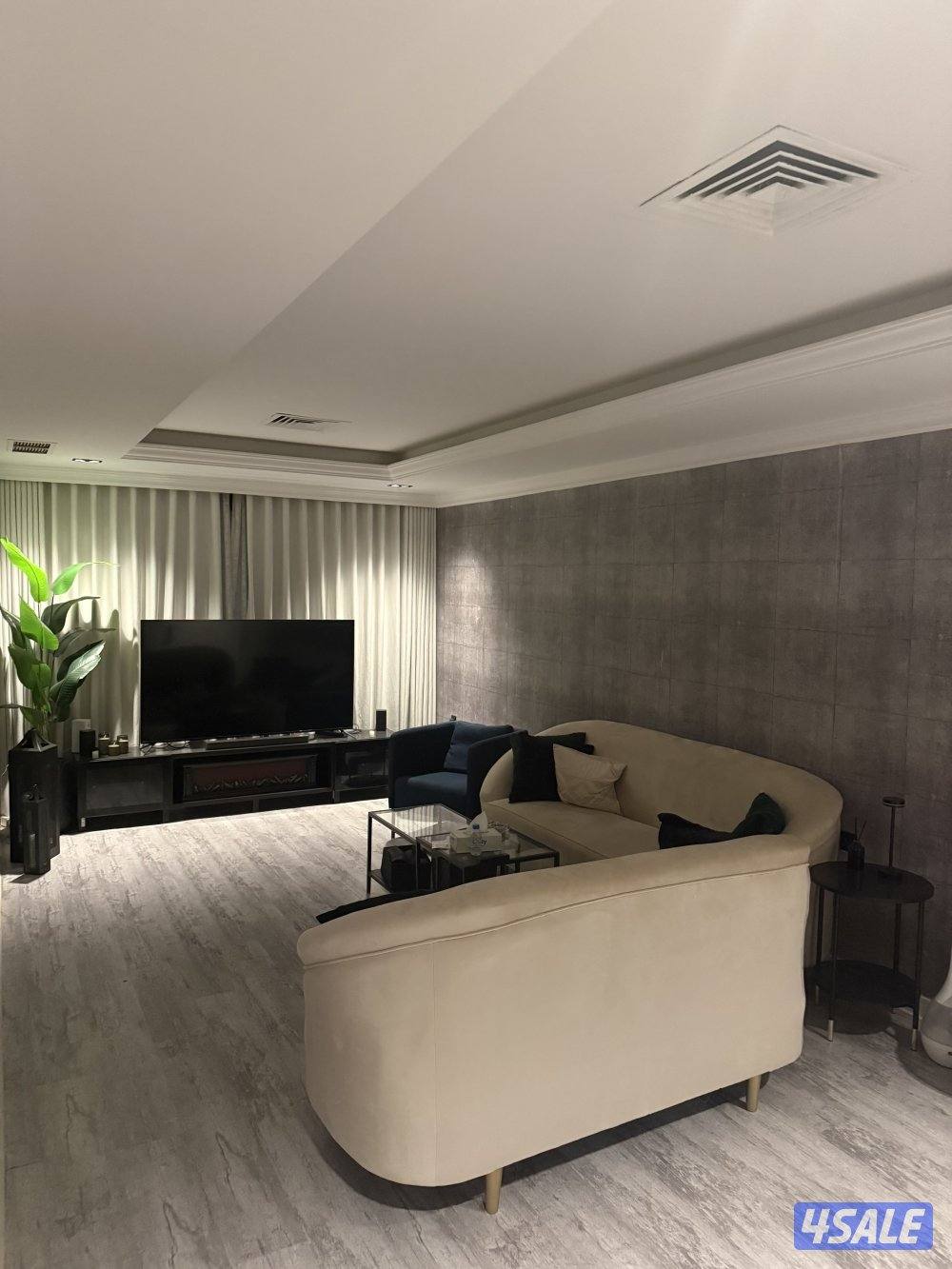 للبيع شقه مؤثثه0