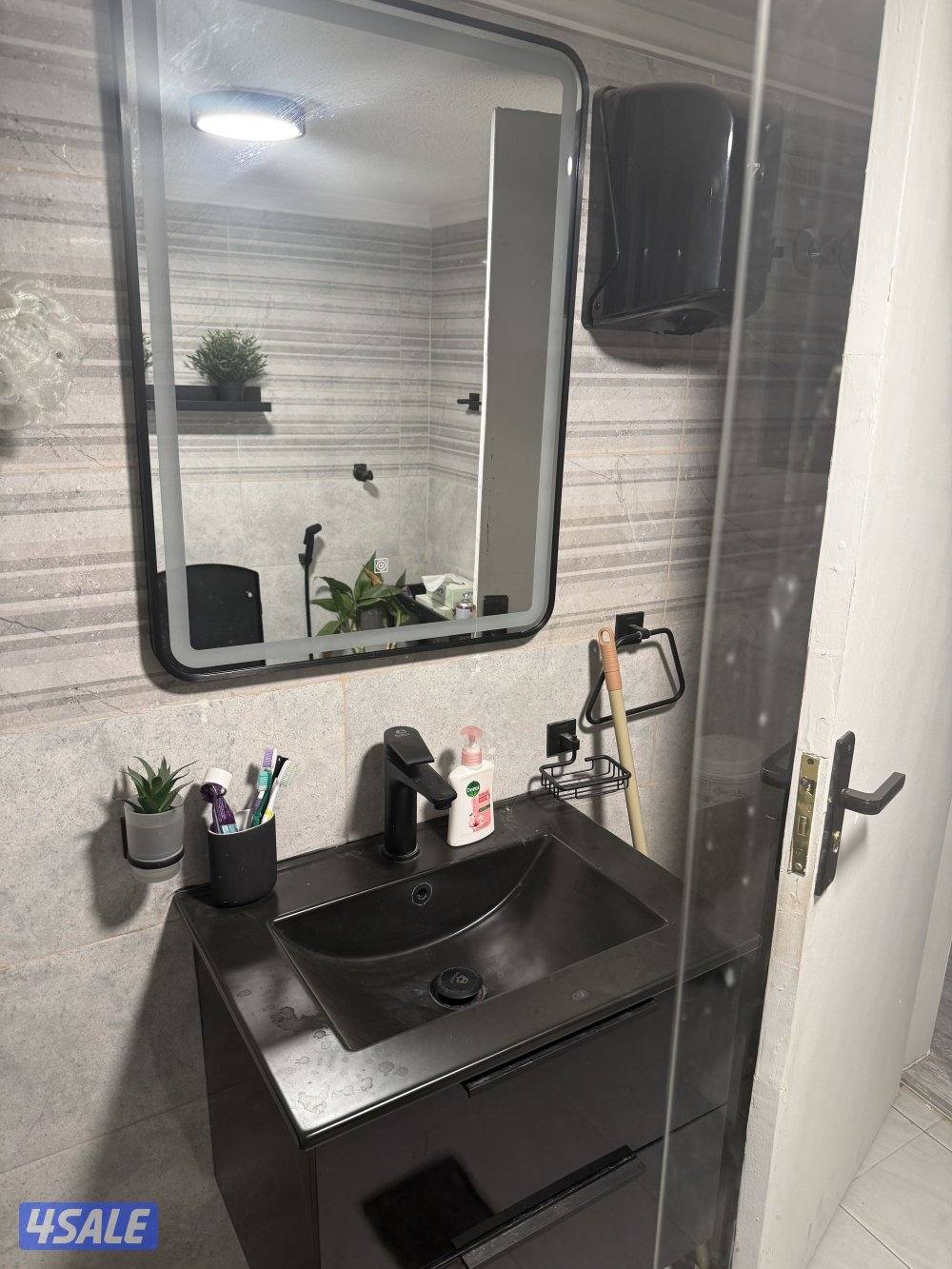 للبيع شقه مؤثثه5