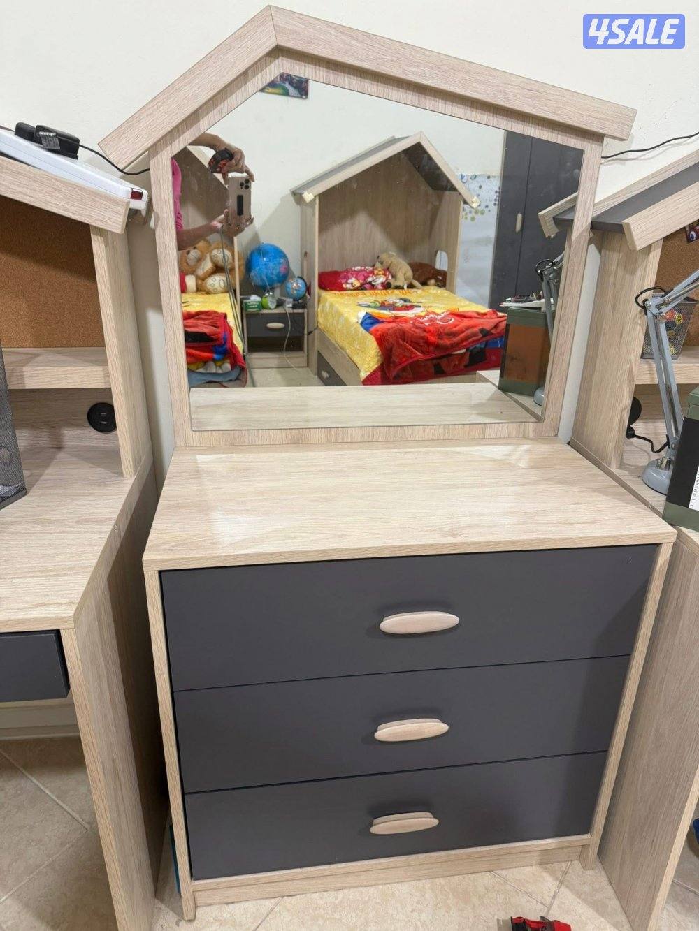 فرصة ذهبيه غرفة اطفال اولادي لولدين تحفة كالجديد تماما1