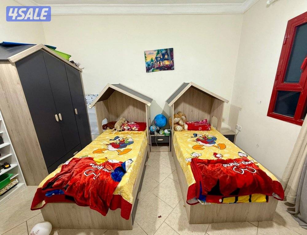 فرصة ذهبيه غرفة اطفال اولادي لولدين تحفة كالجديد تماما3