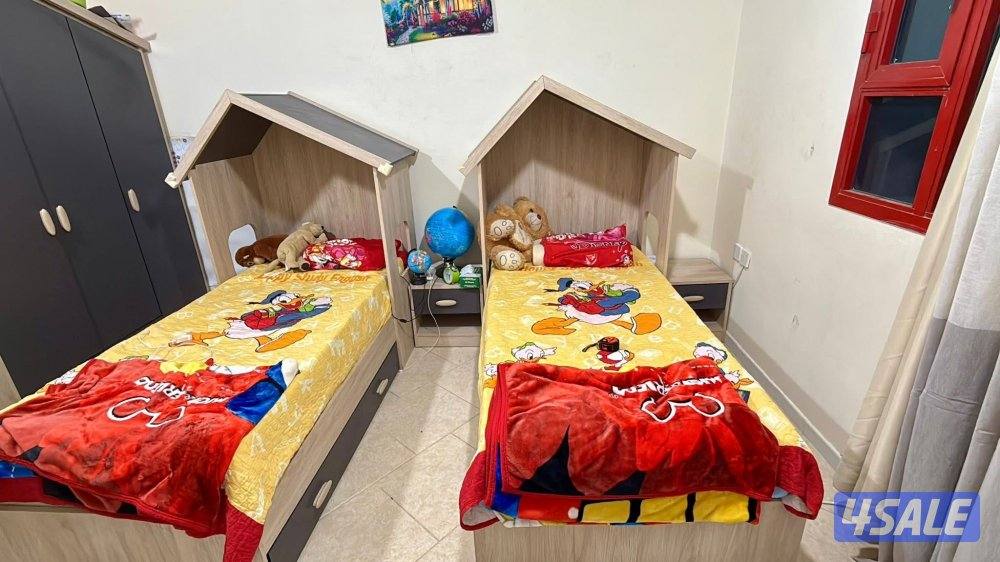 فرصة ذهبيه غرفة اطفال اولادي لولدين تحفة كالجديد تماما9