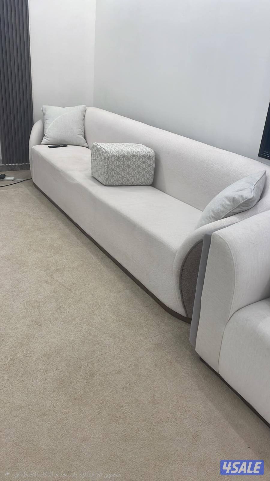 للبيع ثلاث جلسات الطول٣.٥  متر وأطوال تشيل خمس أشخاص2