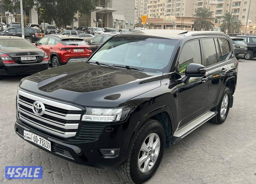 لاند كروزر 20220