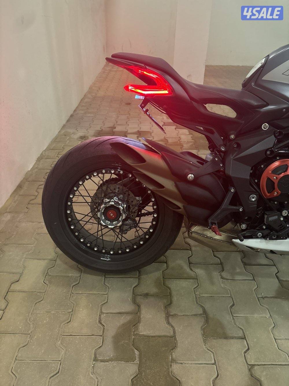 Mv agusta 800rr dragster3