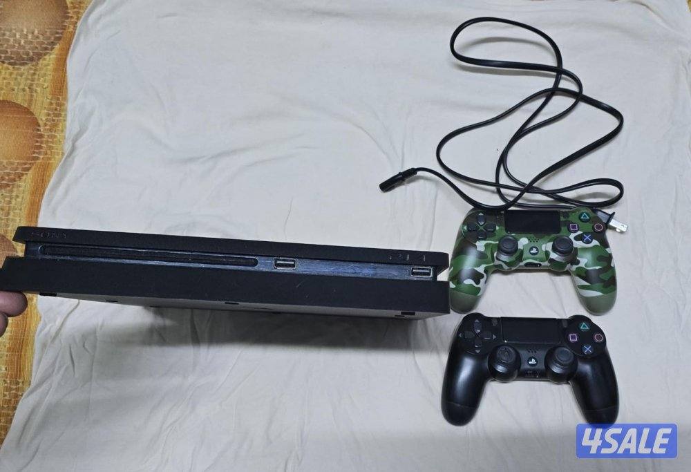 SONY Ps4 Slim 1TB and 2 controllers for 50KD (NEGOTIABLE)2