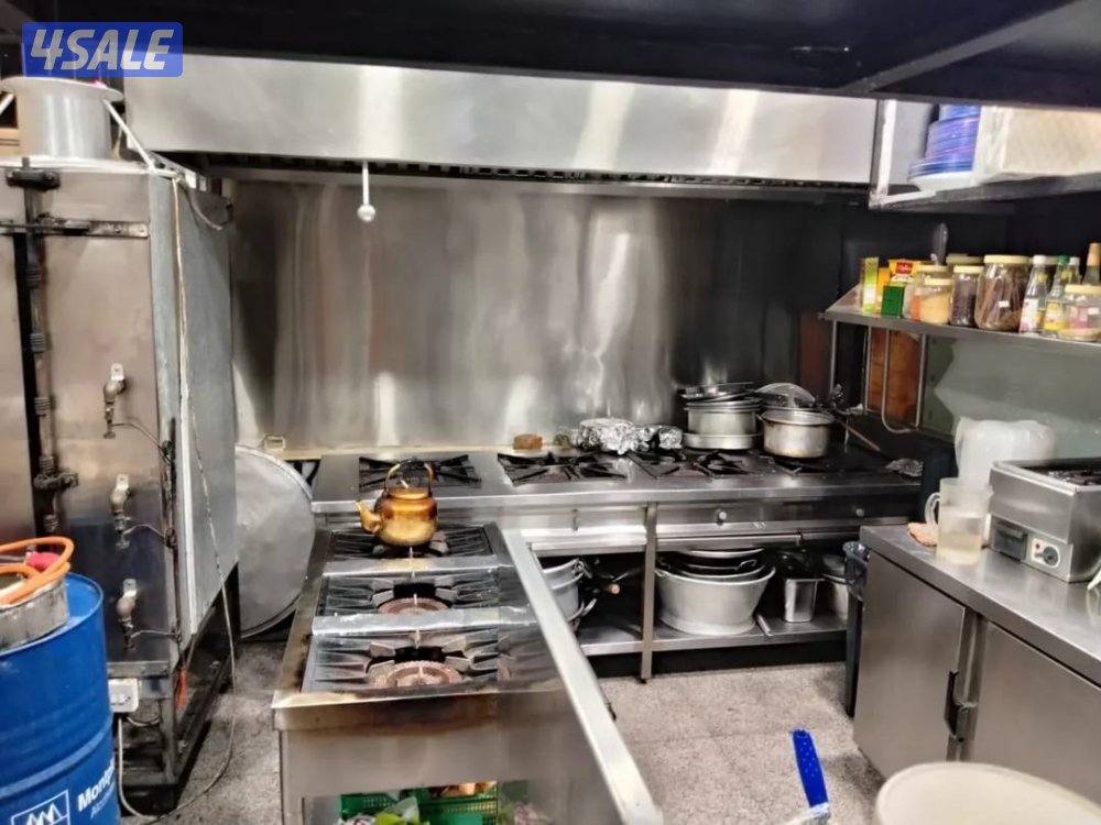 للبيع لعدم التفرغ مطعم بسوق السالمية مجهز بالكامل موقع ممتاز1