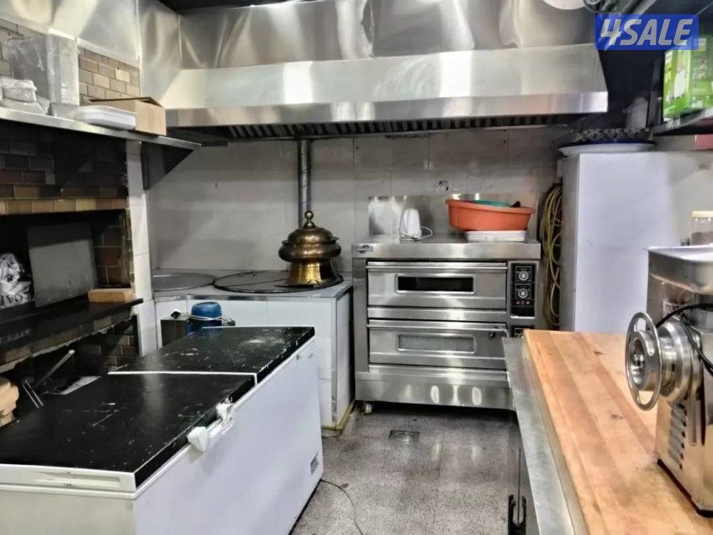 للبيع لعدم التفرغ مطعم بسوق السالمية مجهز بالكامل موقع ممتاز10
