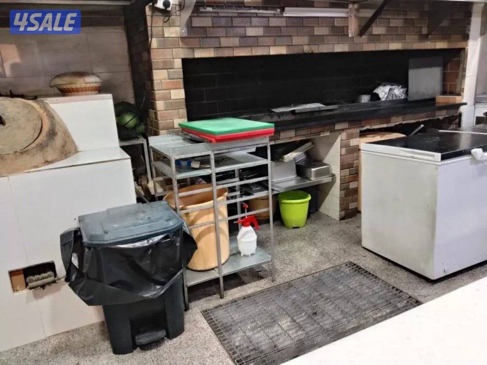 للبيع لعدم التفرغ مطعم بسوق السالمية مجهز بالكامل موقع ممتاز11