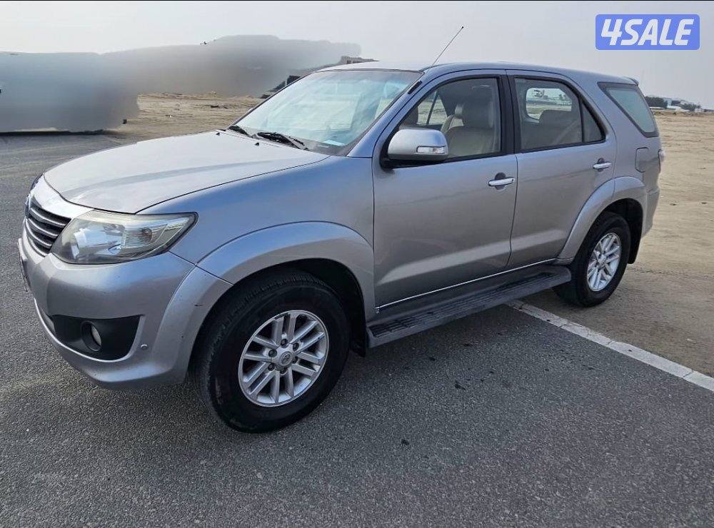 TOYOTA FORTUNER 2015 4 cylinder for sale1