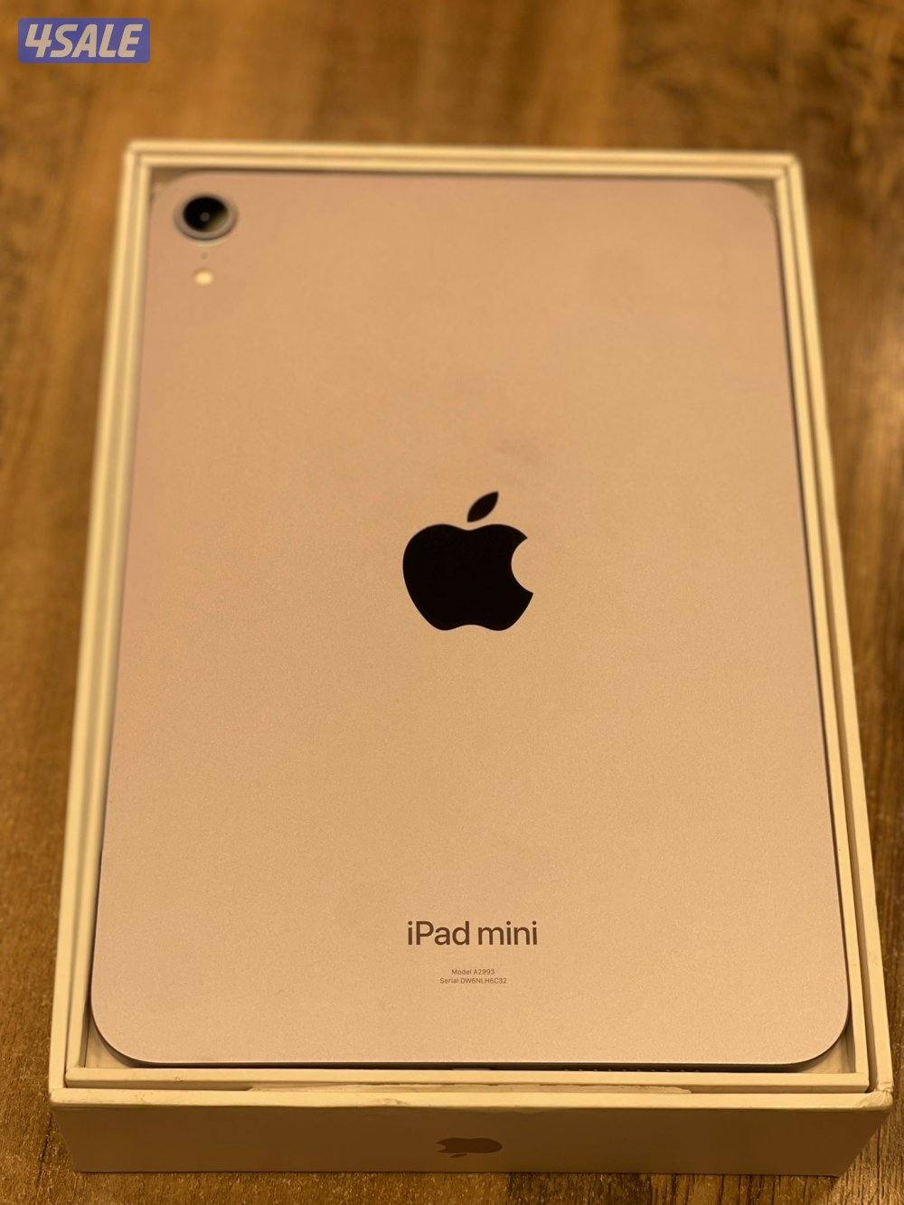 ايباد مينى 7 بحالة الجديد استخدام يوم واحد شحنه 10