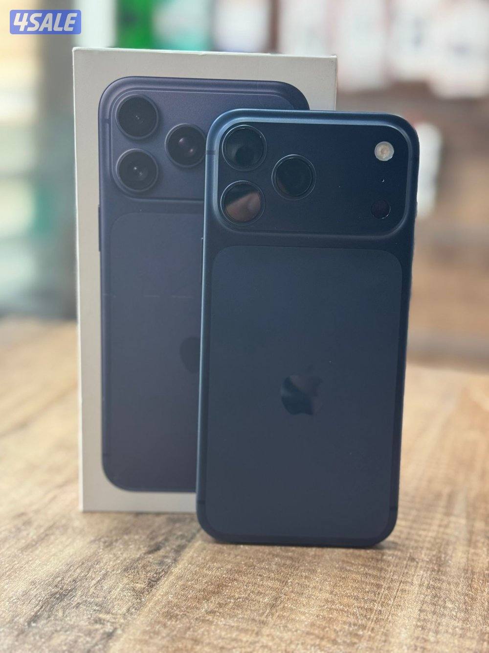 ايفون 17 بروماكس 256 جيجا ولاخدش كالجديد +كفر + حمايات0