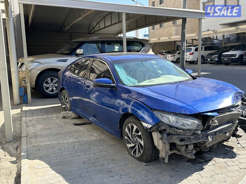 السياره محتاجه تصليح المكينه والقير سليمين2