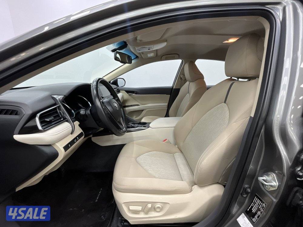 TOYOTA CAMRY GLE 4 CYL MID OPTION4