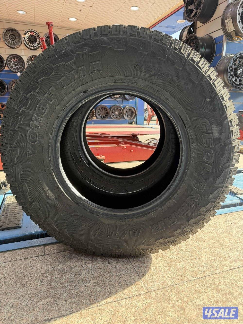 للبيع تواير يوكوهاما 285/70/17 نص حجري جديد0