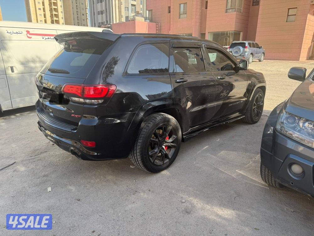 جراند شيروكي SRT8 2016-بحالة الوكالة (ستوك)وشرط الفحص بالكامل7