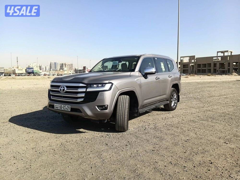 لاند كروزر VX موديل 2022 ماشي 89 الف كم صبغ الوكالة ماعدا قطعتين1