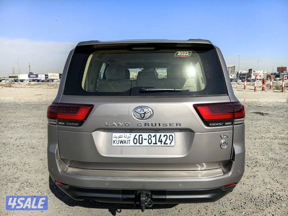 لاند كروزر VX موديل 2022 ماشي 89 الف كم صبغ الوكالة ماعدا قطعتين5