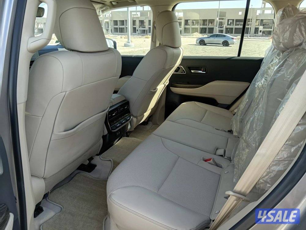 لاند كروزر VX موديل 2022 ماشي 89 الف كم صبغ الوكالة ماعدا قطعتين7