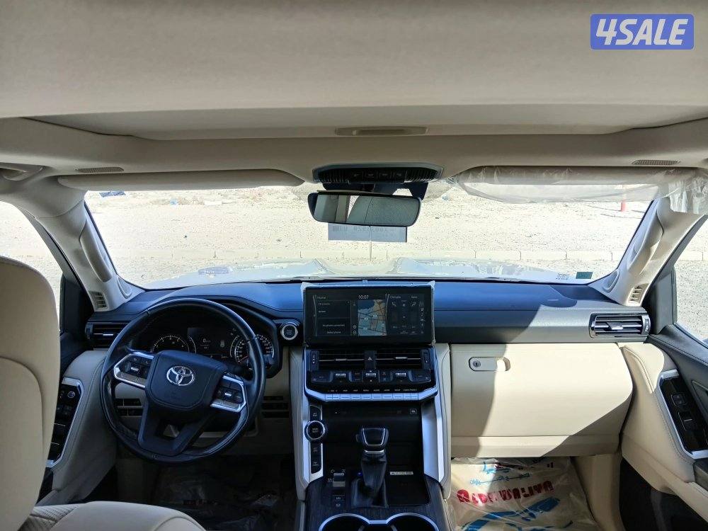 لاند كروزر VX موديل 2022 ماشي 89 الف كم صبغ الوكالة ماعدا قطعتين8