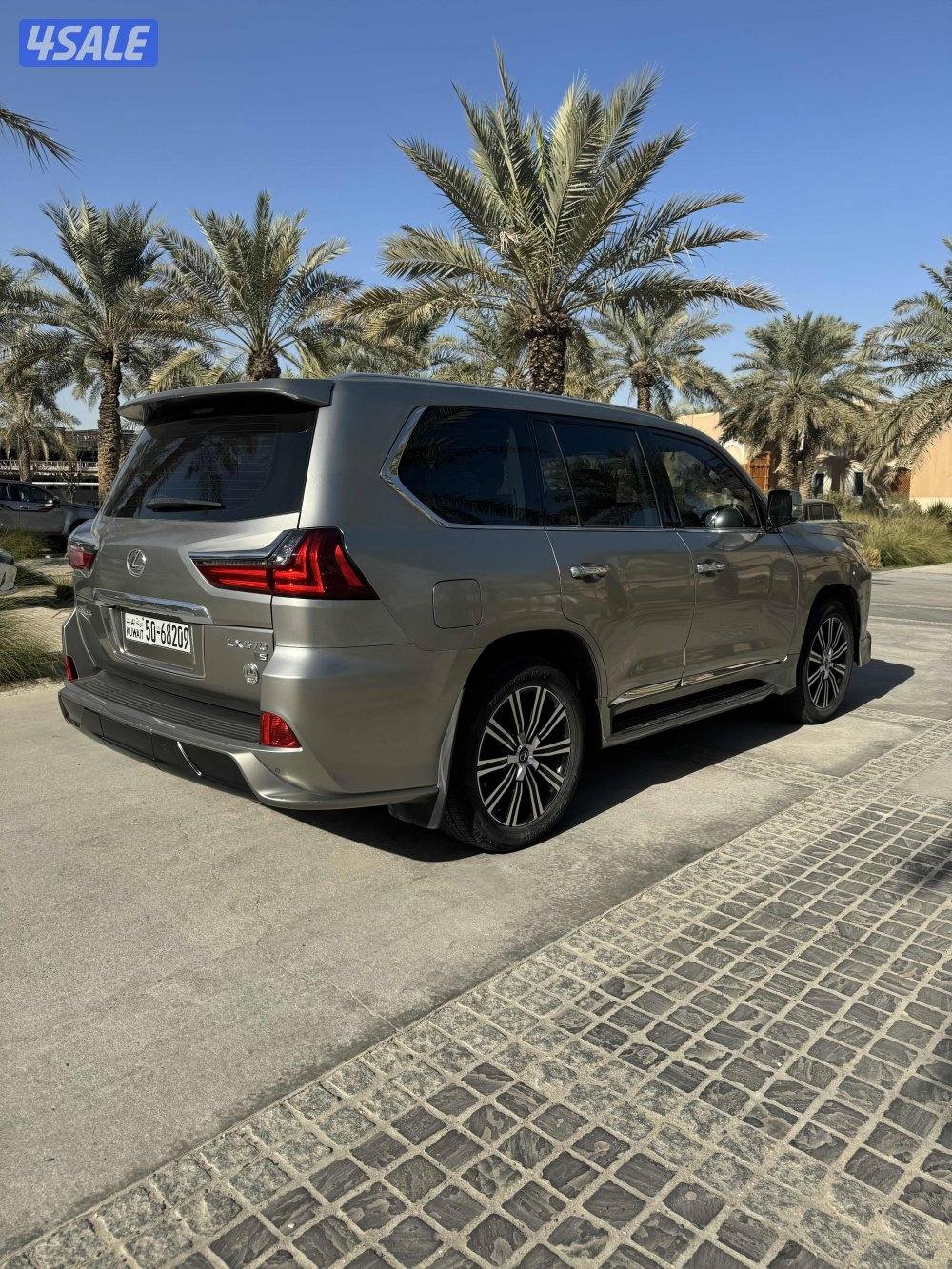 للبيع لكزس lx570 s 2019 الفل الدرجه الاولى وارد الوكاله الساير0