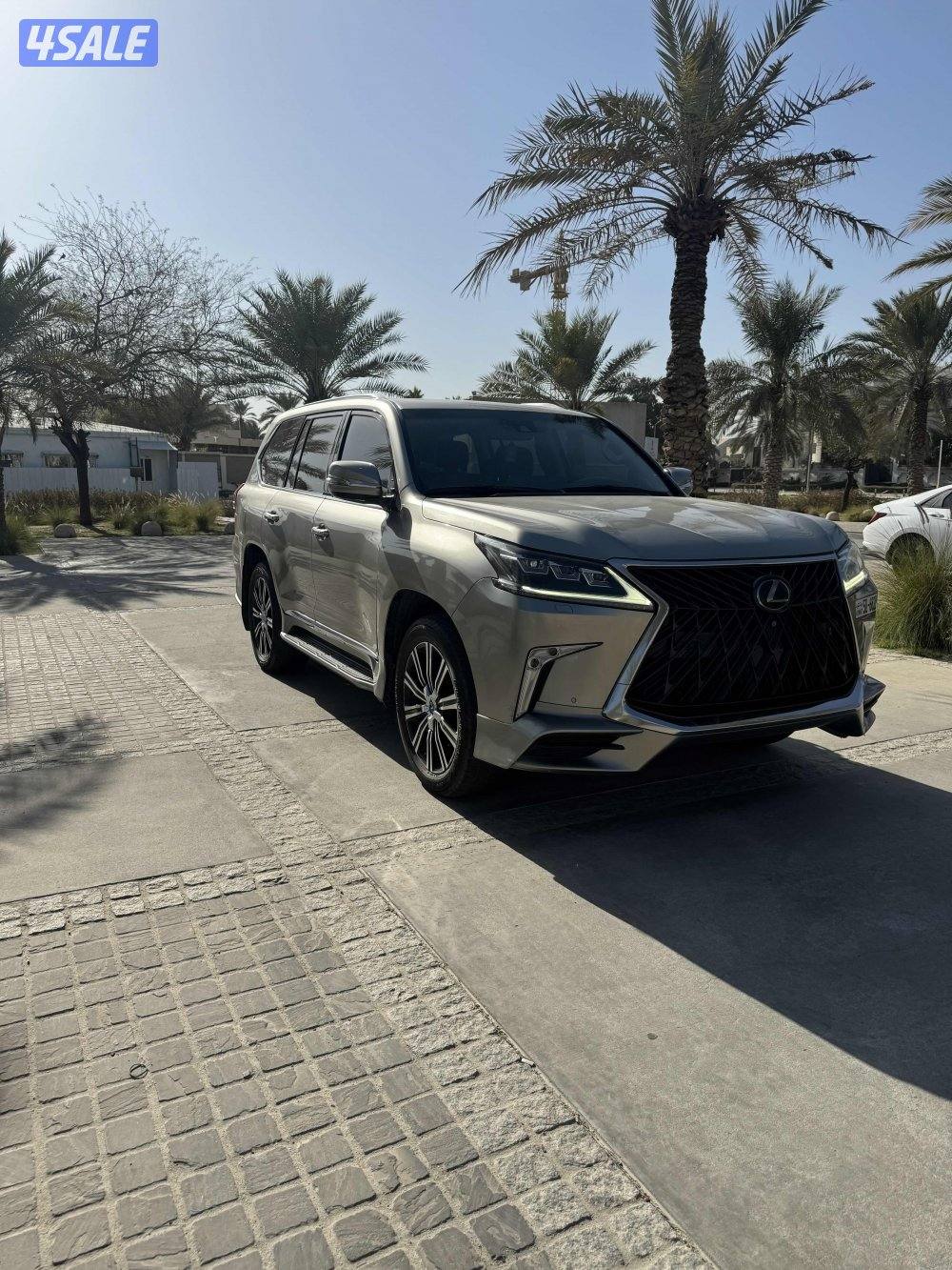 للبيع لكزس lx570 s 2019 الفل الدرجه الاولى وارد الوكاله الساير3