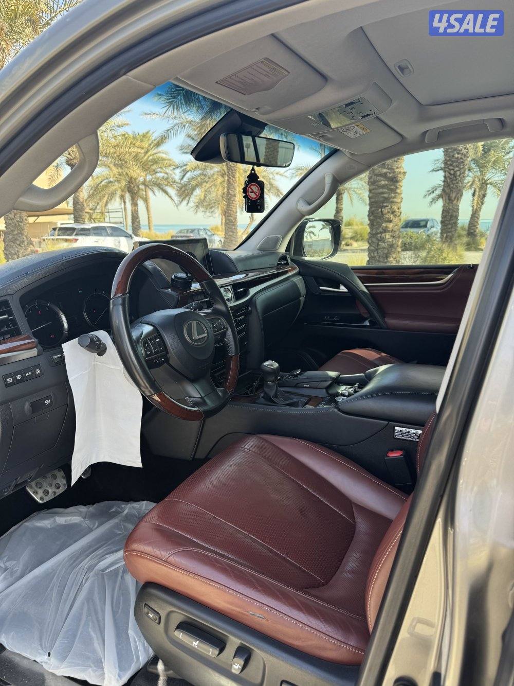 للبيع لكزس lx570 s 2019 الفل الدرجه الاولى وارد الوكاله الساير7