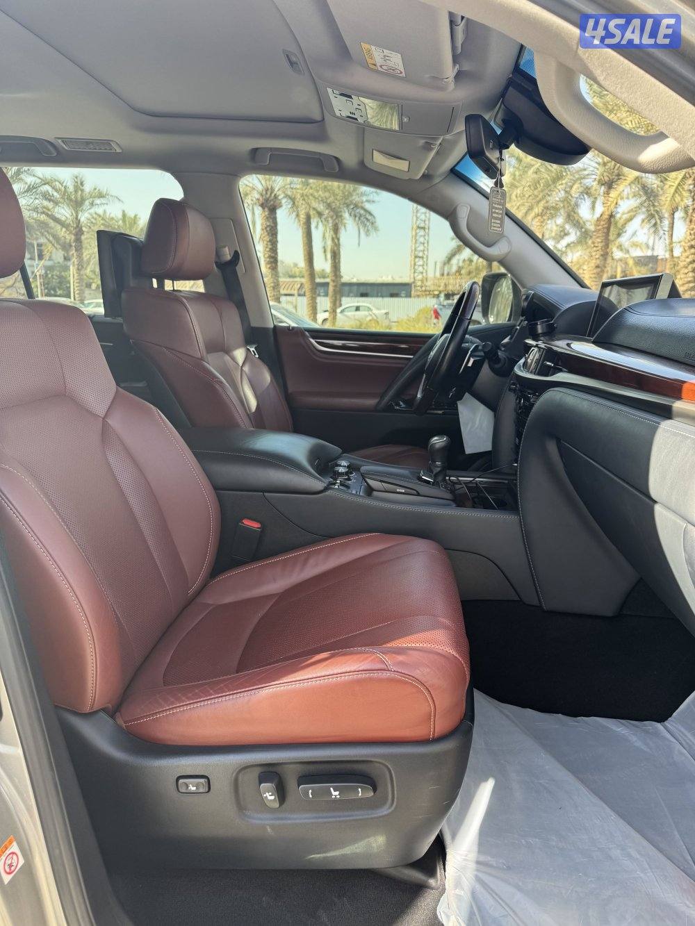 للبيع لكزس lx570 s 2019 الفل الدرجه الاولى وارد الوكاله الساير8