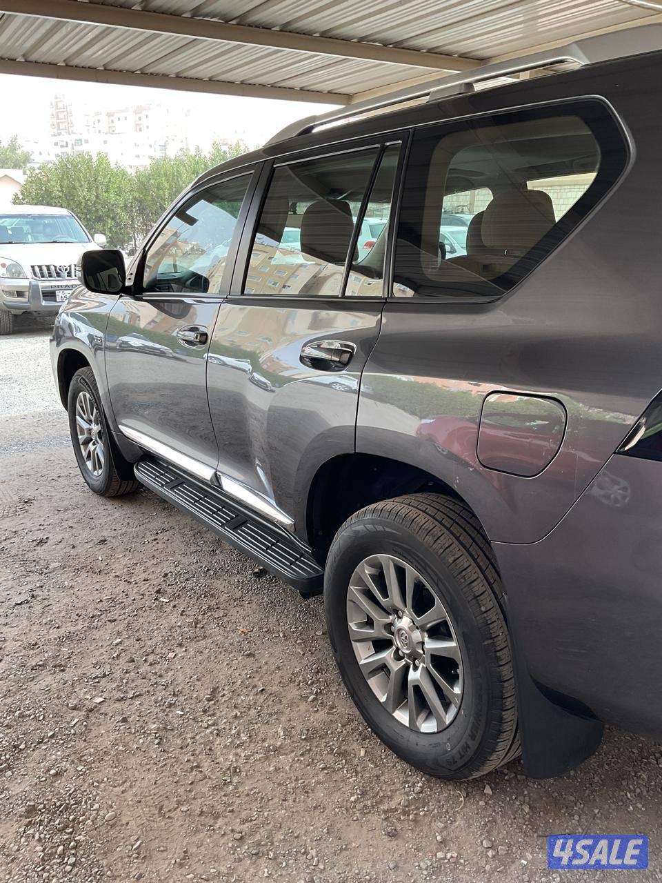 Prado 2019 full original paint sun roof 204000 KM just new9