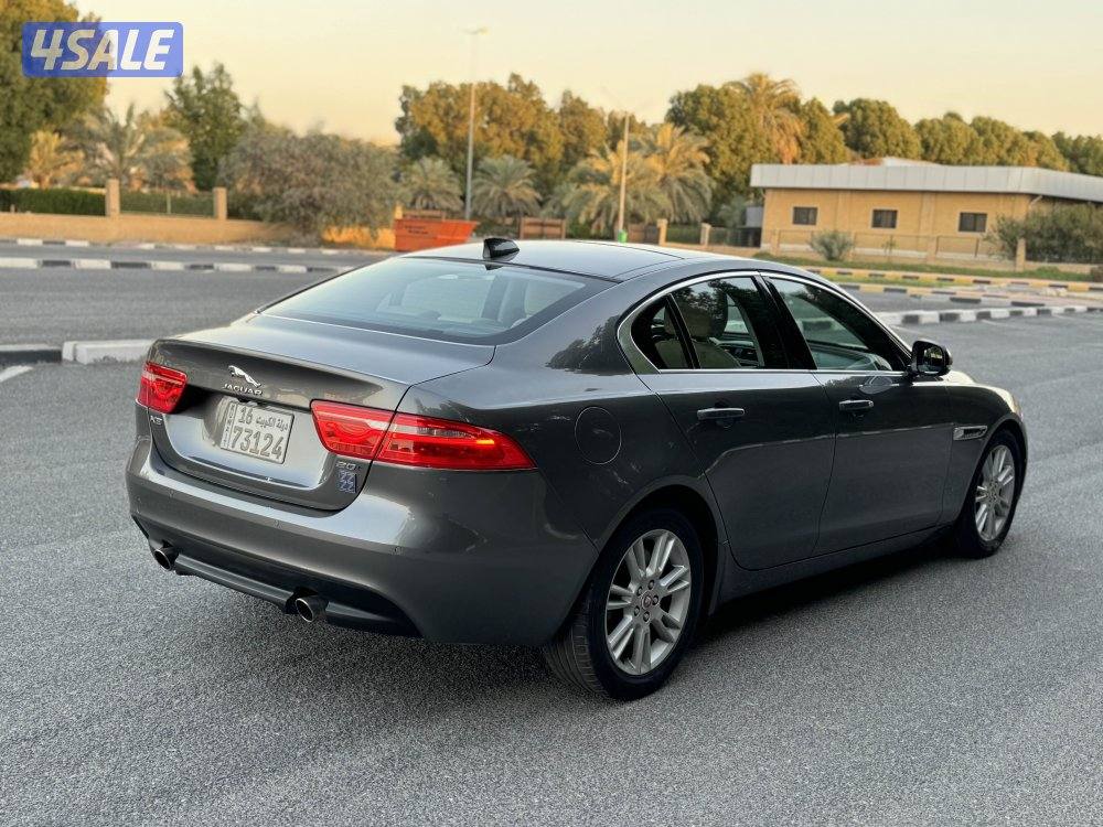 جاكور XE 2018 بحاله نظيفه جدا3